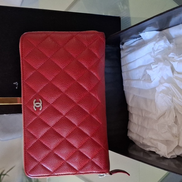 Chanel  Caviar Organizer - Picture 3 of 15